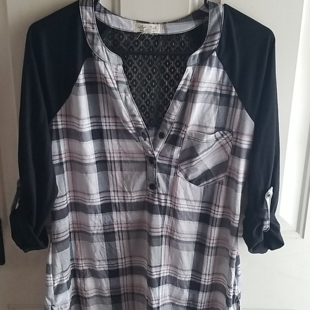 Plaid 3/4 sleeve top!